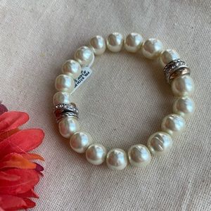 Brighton women bracelet .New . Never used